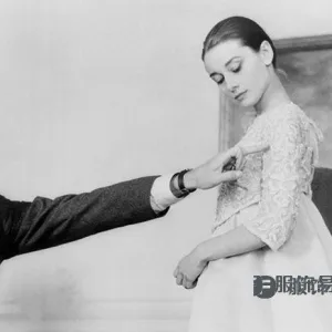休伯特·纪梵希-顶级服装设计师（Hubert de Givenchy）传记