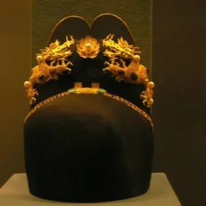 翼善冠