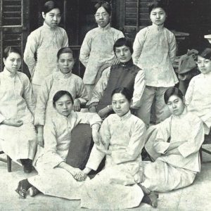 为什么校服在香港如此普遍？