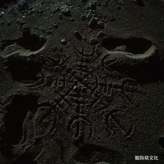 维京象征敬畏头盔 aegishjalmur