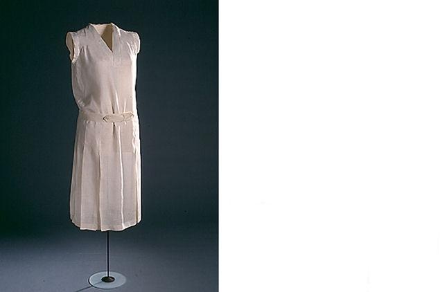 网球裙，20 年代中期