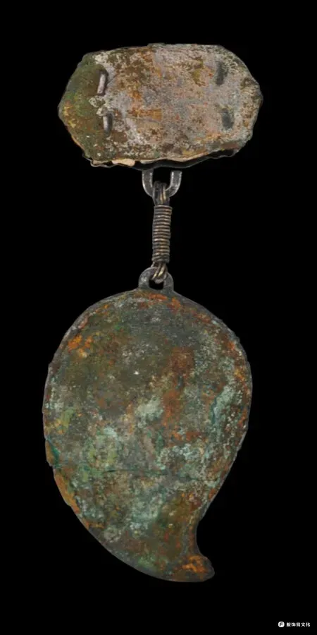 罕见辽代镀金银腰带或马具配件