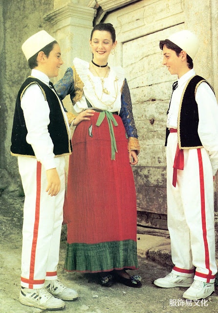 阿尔巴尼亚服饰