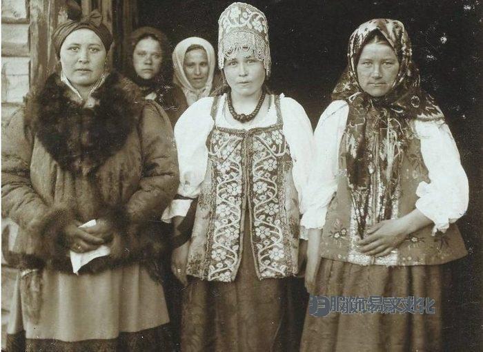 俄罗斯民族服装照片