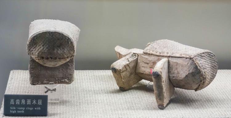 秦汉时期的鞋履