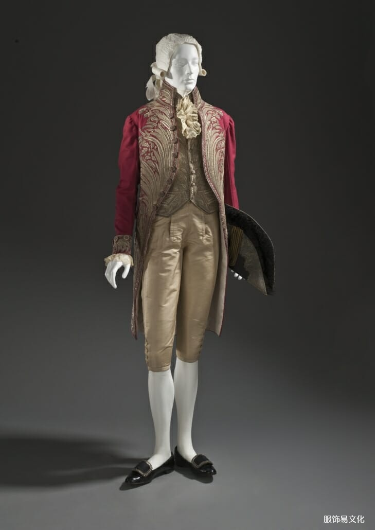 1800 年代宫廷礼服男式外套和背心，带金属线刺绣 - 洛杉矶县博物馆