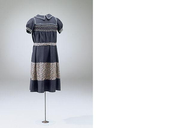 粘胶纤维女童连衣裙，20 世纪 40 年代