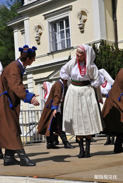 波兰民族服饰特点