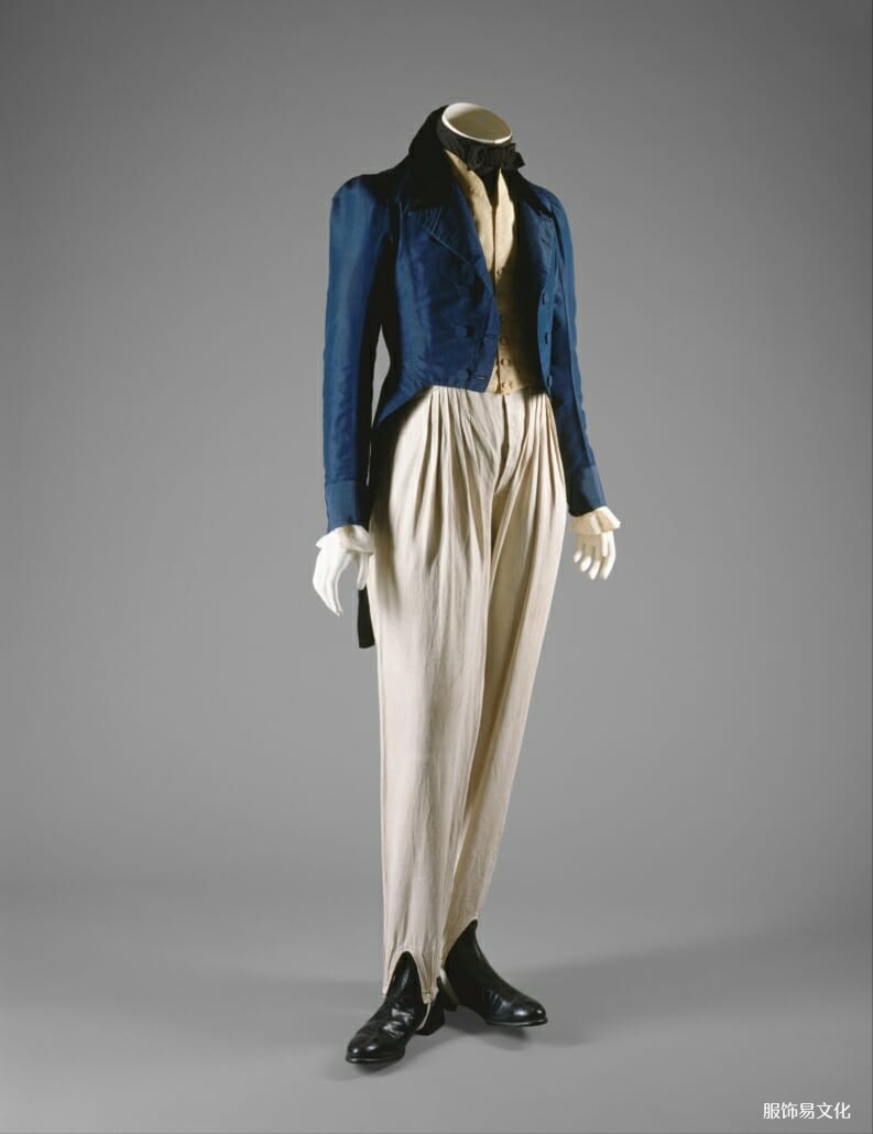 典型的布鲁梅尔日装套装，由深色外套和浅色马裤组成，c.  1833（人体模型上的靴子配置不正确，应该暴露）。