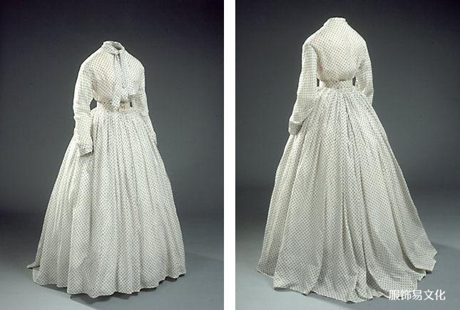 带图案的白色日常连衣裙，1860 年代