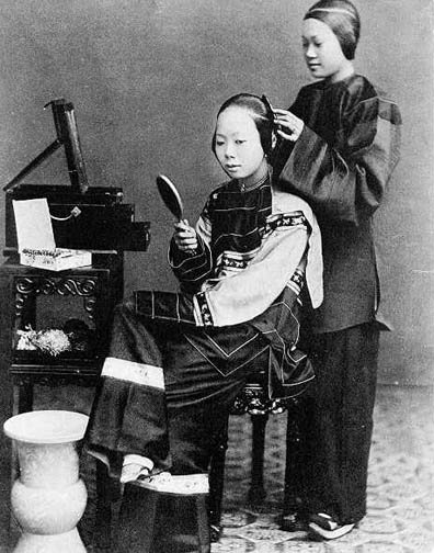 19世纪末中国女性服饰特点