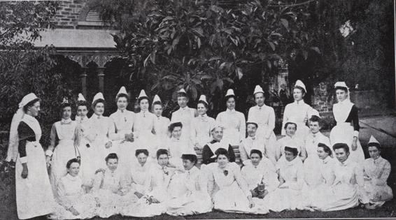 护士服装和帽子的演变史