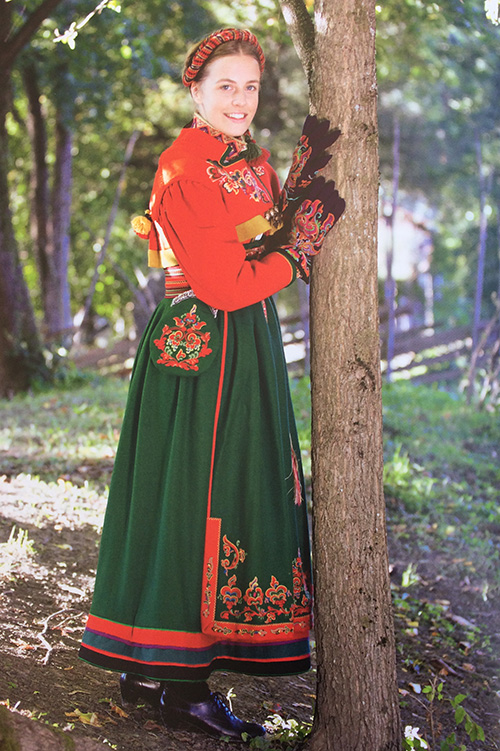 挪威传统妇女布纳德