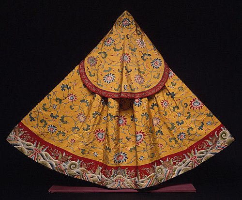 18世纪的中国斗篷和兜帽。 洛杉矶艺术博物馆。 入藏号：M.39.2.10a-b