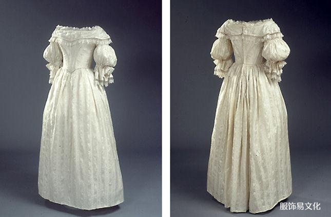 图案丝绸婚纱，1837 年