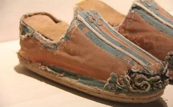 中国传统汉服鞋的历史-鞋子的演变