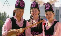 吉尔吉斯民族服装