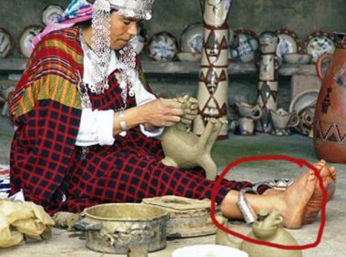 名为“kholkhal”的突尼斯传统脚链