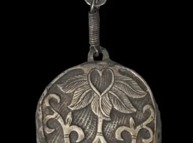 辽代镀金银腰带或马具配件