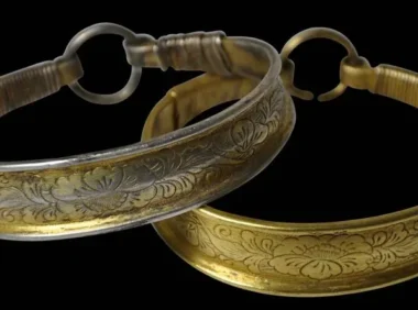 一对精美辽代鎏金银手镯