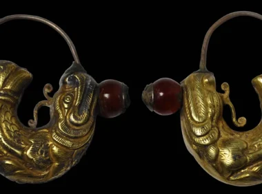 辽代 鎏金银龙鱼形耳环