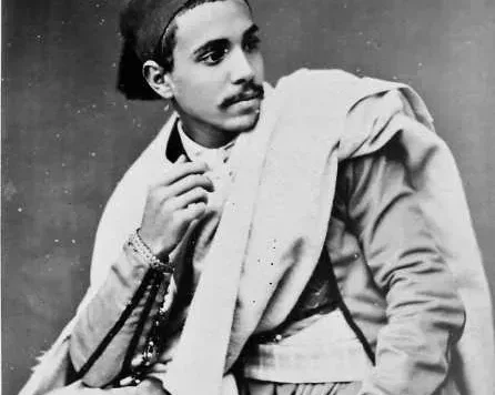 Burnous-阿尔及利亚传统服饰