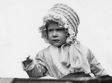 伊丽莎白二世-时尚传记