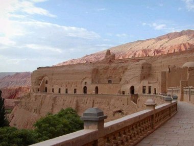 汉服出土四：阿斯塔纳墓地和正仓院仓库的唐代文物